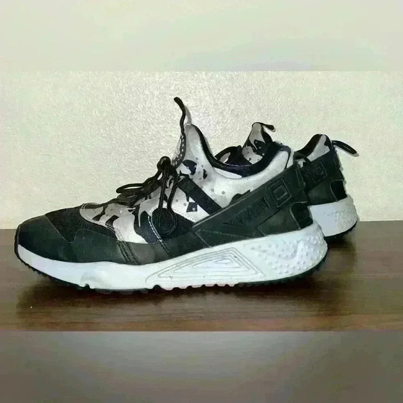 Nike Other - Nike Air Huarache Utility Men's 'Gym